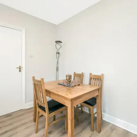 City Break Apartment By Acton Main Line - Pass The Keys-3