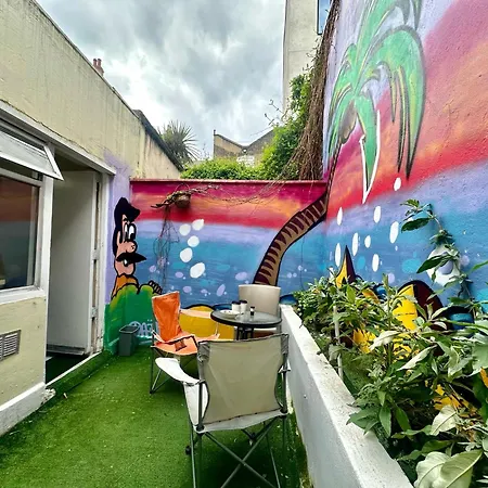 Bethnal Green Rooms R5-3