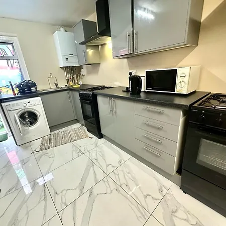 Bethnal Green Rooms R3-2