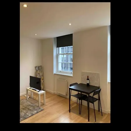 Two Double Bedroom Flat In Soho-3