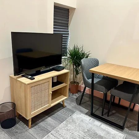 Cozy En-Suite Loft In Trendy Local-3