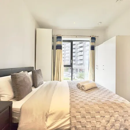 Vip Serviced Apartments London Great Secure Location Perfect For Business & Leisure-3
