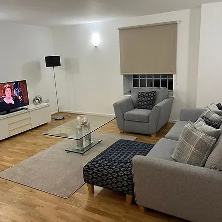 Your Holiday Home Royal Victoria Excel O2 Arena London-2