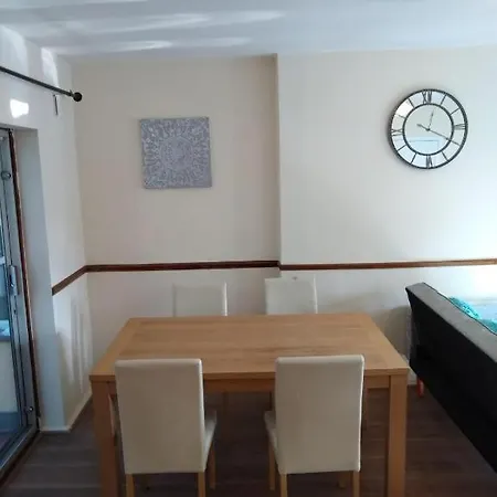 London Central Acton Aparthotel-2
