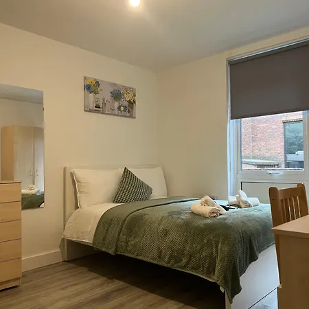 Lovely Triple And Quadruple Rooms In Euston & Square In Central London-2