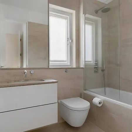 Superb Two Bedroom Flat In Little Venice-3