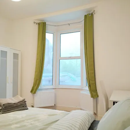 Cosy Rooms Near Canary Wharf & The O2-3