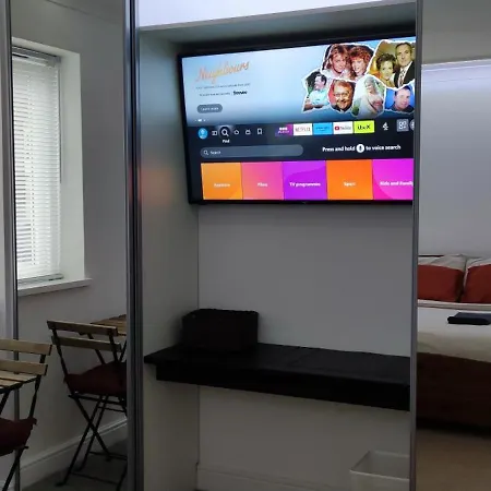 Surrey Quays Residency - Serviced Rooms-2