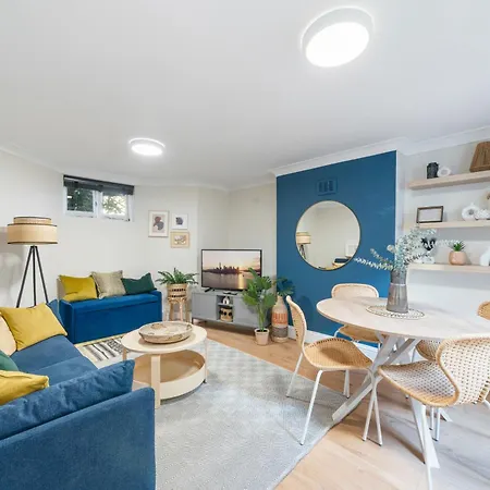 Modern 2 Bedroom Near Arsenal Stadium-3