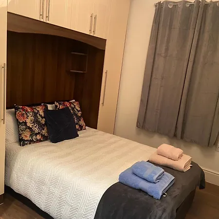 Notting Hill Next Door Bedroom-2