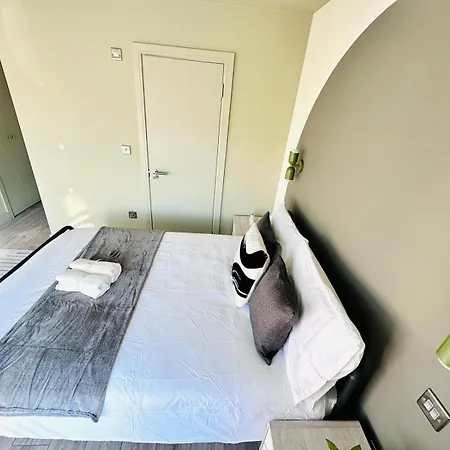 London Boutique Ensuite Room Like Hotel-2