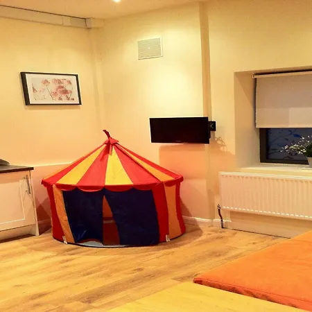 Lyall Apartment Hotel-3