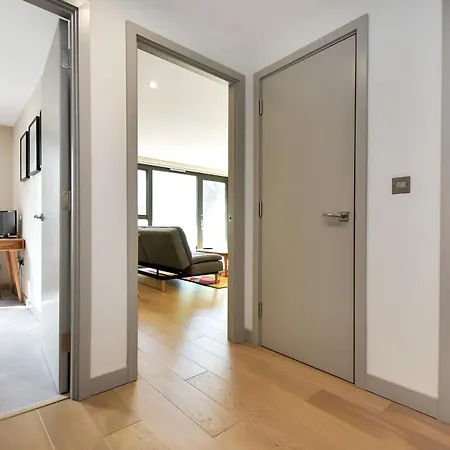 Esquire Apartments Ealing-3
