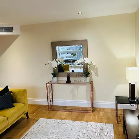 Thames View Apartment, Imperial Wharf-2