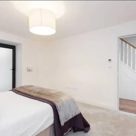 Large Three Bed Duplex Camden-2