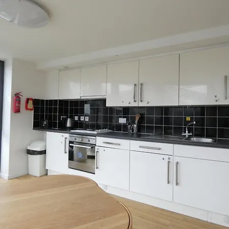 Newington Court-3