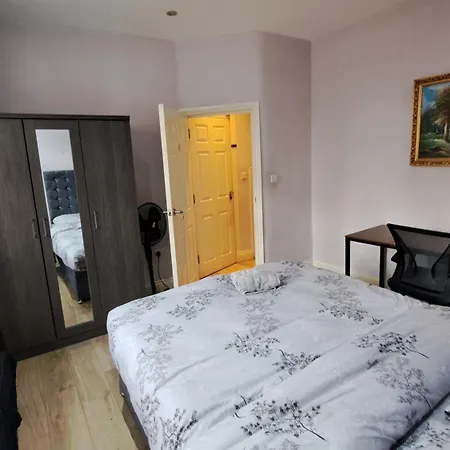 Comfy Fenia Stay-2