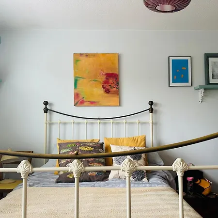 Stylish 3 Bed House With Parking In Bermondsey, Se1-2
