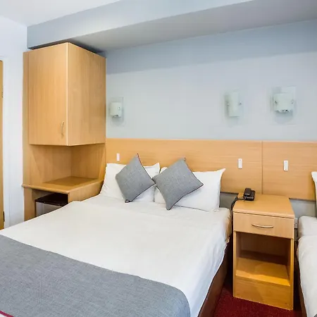 London Guest House By Oyo - Acton-3