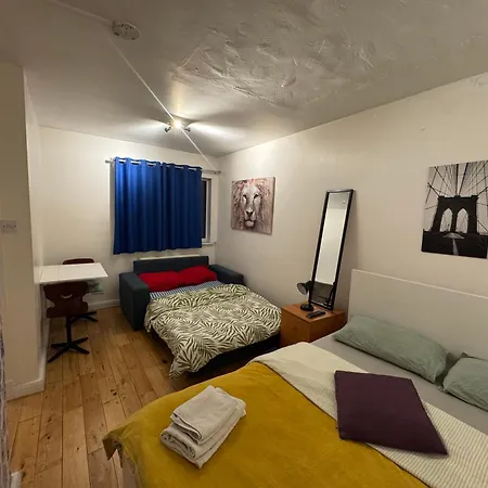 Cozy Rooms Near Central London-3