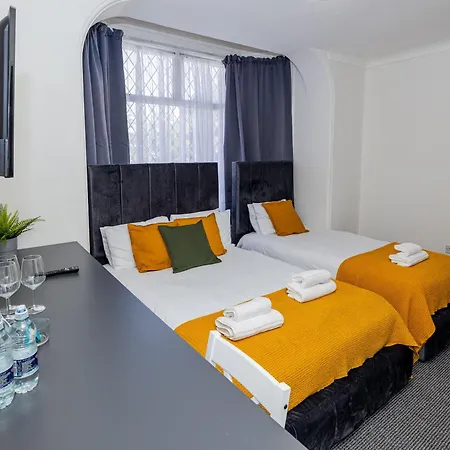 Woodford Hotel-2