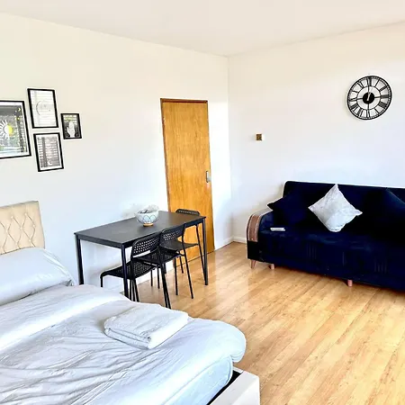Central London Rooms Ec1V-3