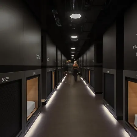 Zedwell Capsule Hotel Piccadilly Circus-3