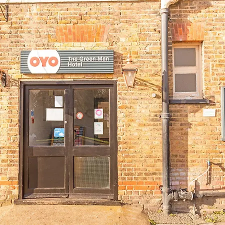 The Green Man Pub And Hotel By Oyo-2