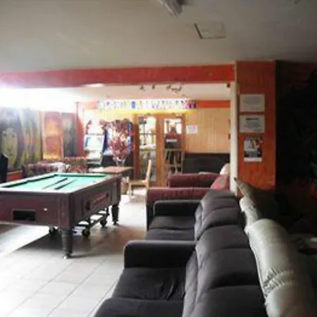 Kensal Green Backpackers-3