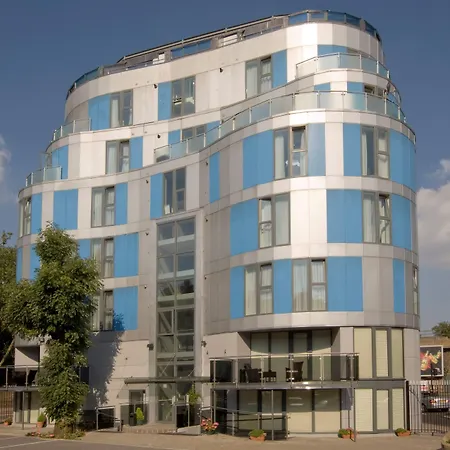 Lr London Apartments - Battersea Park-3