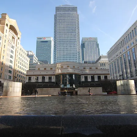 Canary Wharf - Corporate River View Apartments-3