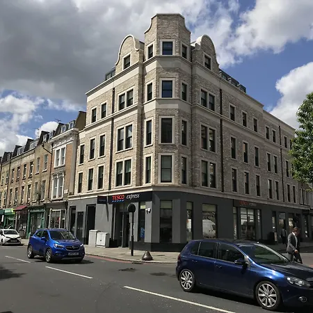 Bright Aircon Apt Earls Court London-2