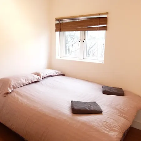 Ss Property Hub - Family Apartment In Kensington-2