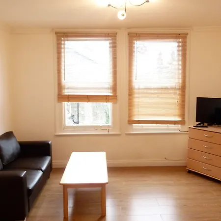 Ss Property Hub - Family Apartment In Kensington-3