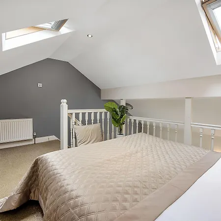 Finding My Palace Guest House In Tooting-2