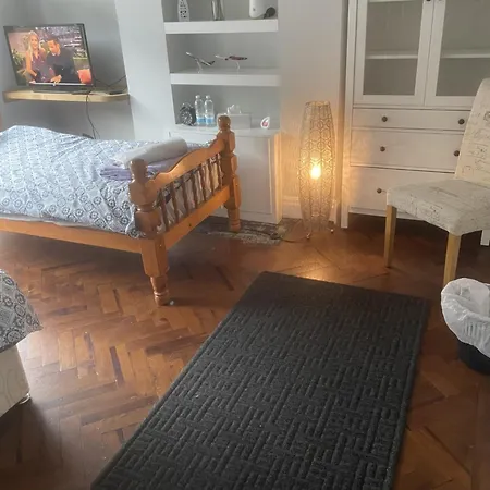 Home From Home Cosy B&B-3