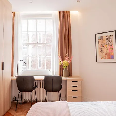 Superb Apartment Next To Hyde Park-3