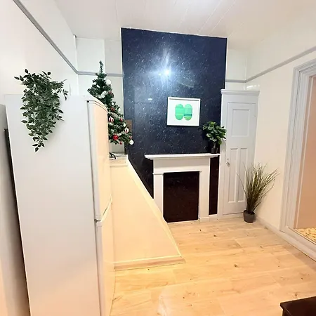 South London Guest Rooms-3