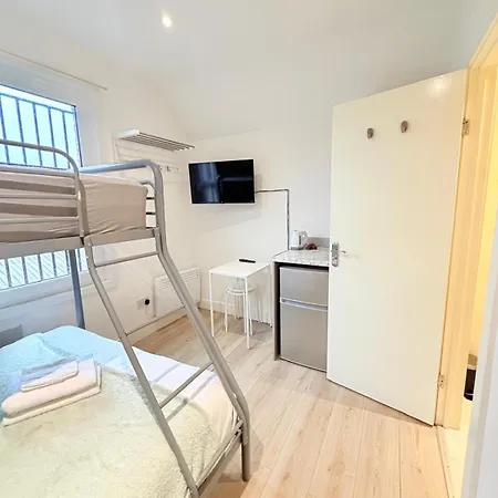 10 Minutes To Camdem Town Suites-2