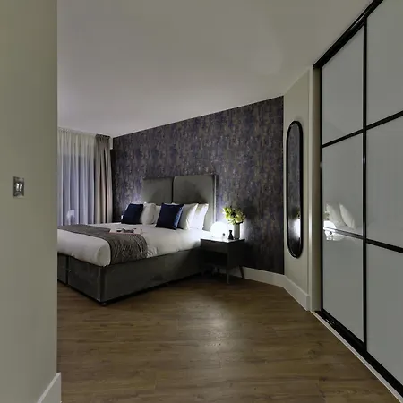 Fitzrovia Apartments By Dmontrio-3