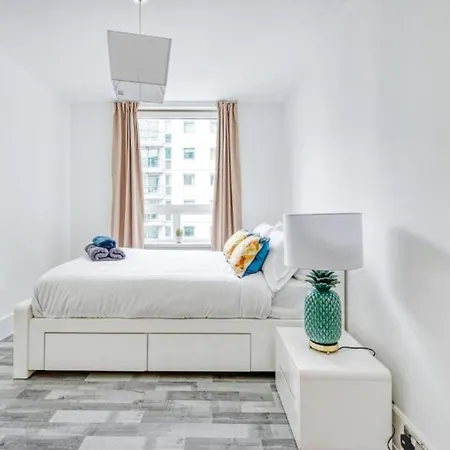 Vauxhall Skyline Apartments-2