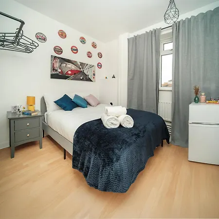3 Of 5 Room Cozy, Spacious And Modern In Camden Town-2