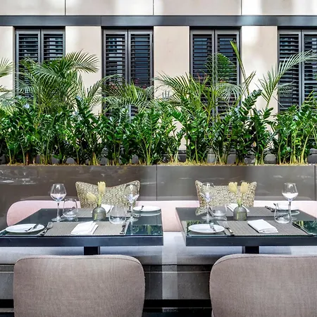 Grosvenor House Suites-2