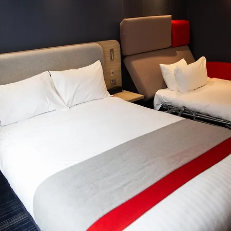 Holiday Inn Express Royal Docks By Ihg-2