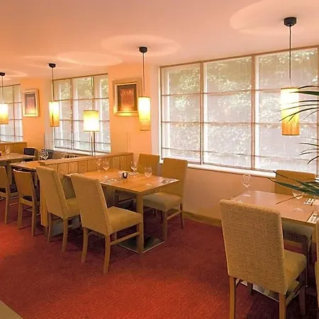 Premier Inn London Kensington - Olympia-2