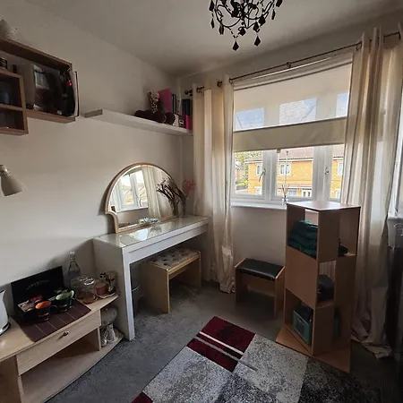Cosy Room In London Wembley-3
