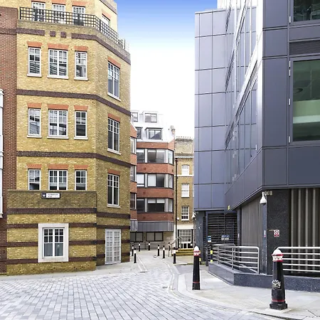 Red Lion Court By City2Stay-3