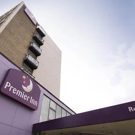 Premier Inn London Putney Bridge-3