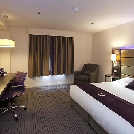 Premier Inn London Wandsworth-3