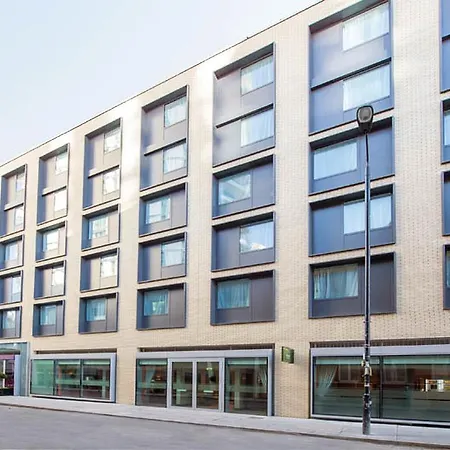 Premier Inn London City - Aldgate-2